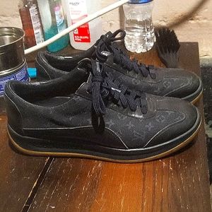 Louis Vuitton black sneakers